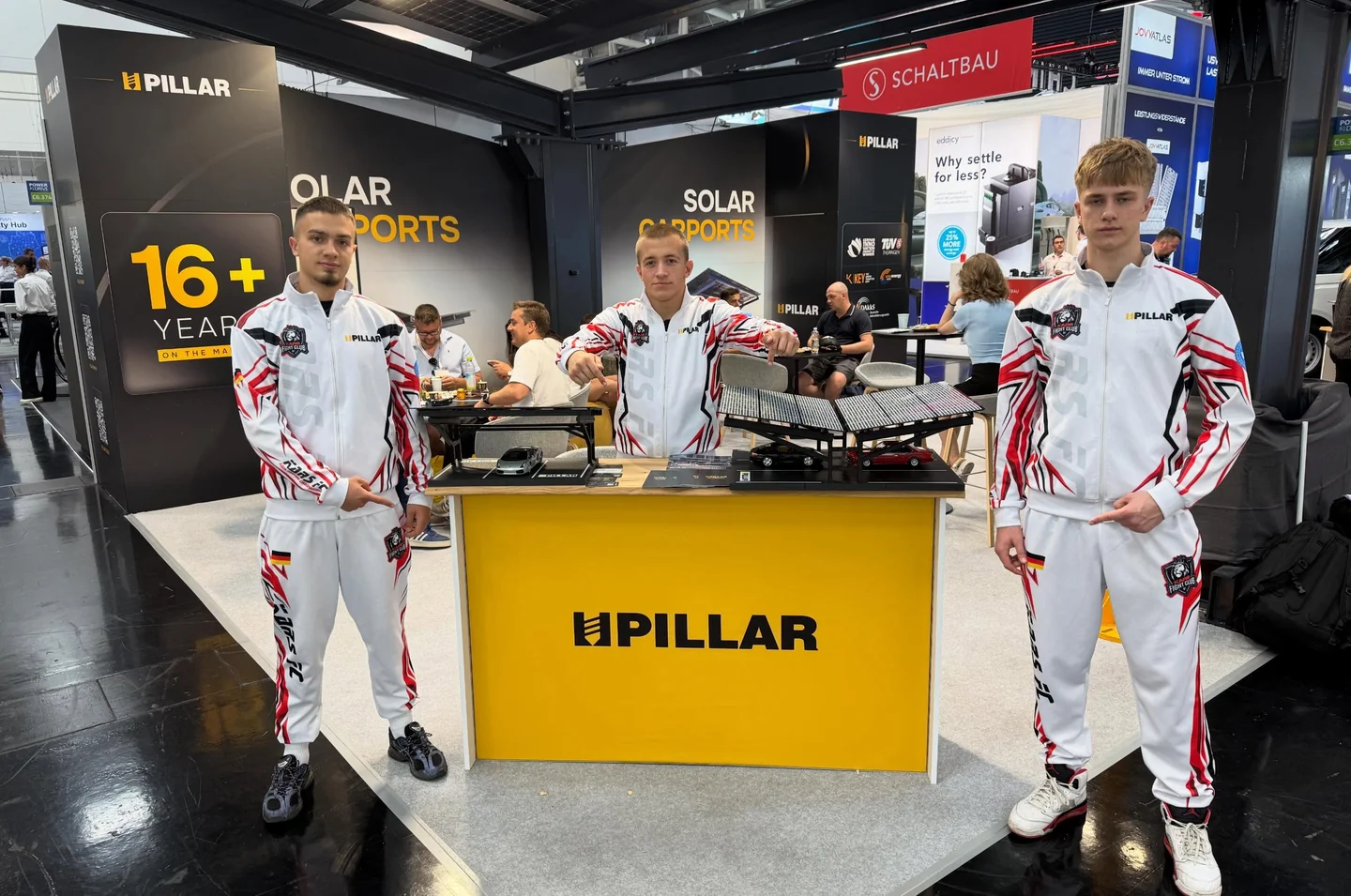 Наша команда KARS встретилась с партнёром PILLAR на Messe München. Кадр из нашего архива.